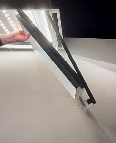 Adopts tool-free maintenance design